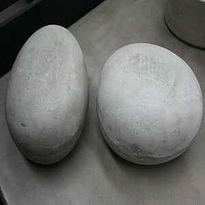 Pyntesten i fiberbeton 21x16x11 cm