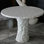 Rundt granit bord natur Ø75x75 cm med slebet overflade