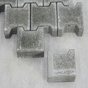 I-2 Sten 8 cm Grå Halve langs