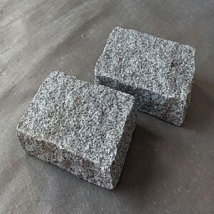 Granit brosten "flækket" 14x21x4-6 cm Lysgrå G303