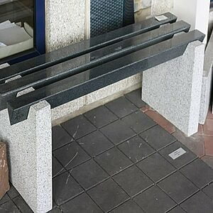 Granit bænk 50x150x48 cm Sorte lameller