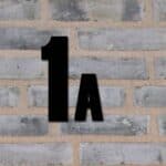 Bogstaver til huset i sort