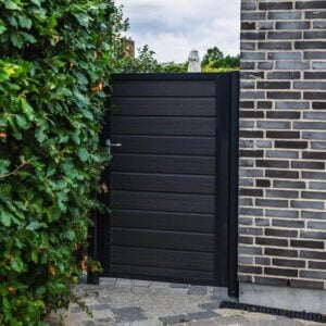 Komposit "Lige" Sort Enkeltlåge med sorte Alu stolper Åbningsbredde: 90 cm