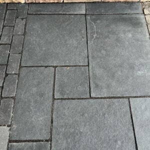 Limestone 2,5 cm "Black" C-Mix læggemønster