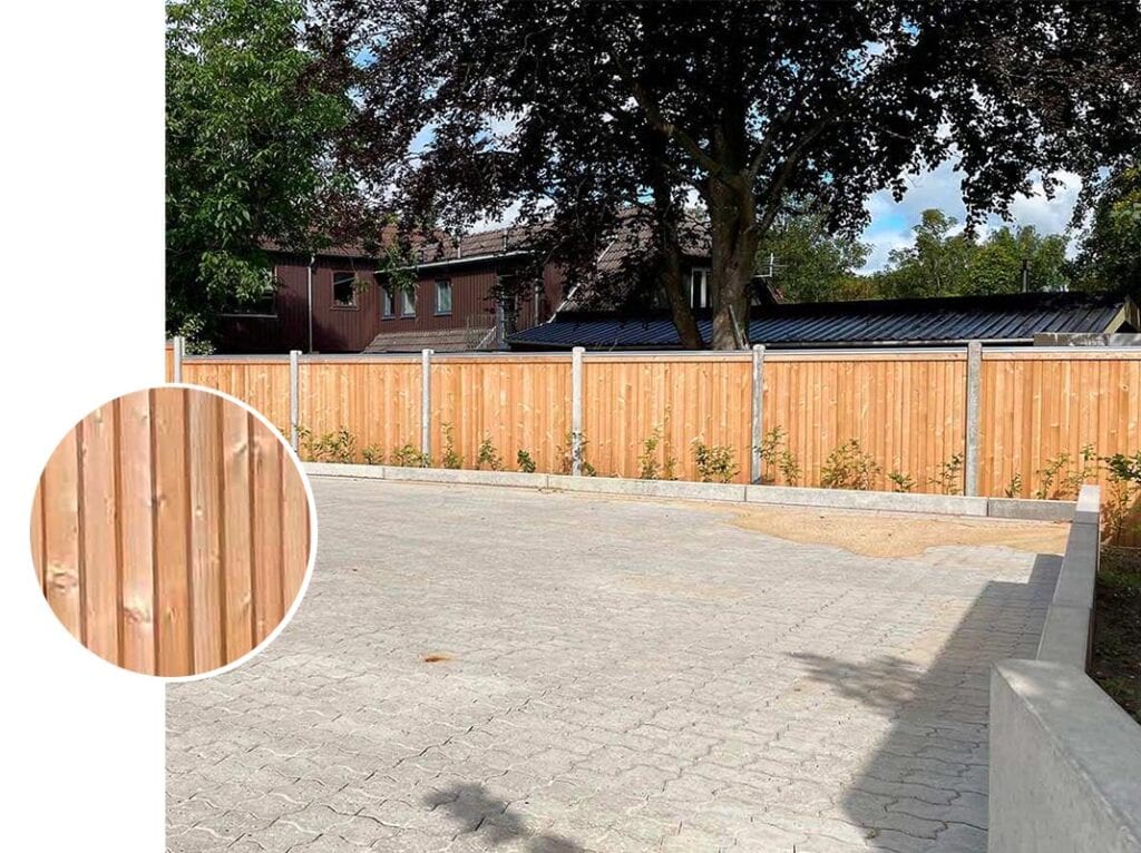 Lægtehegn Trykimprægneret med grå betonstolper 1 fokus trykimpraegneret laegte betonstolper