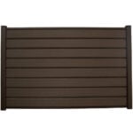 Sort blokhus med sorte alustolper