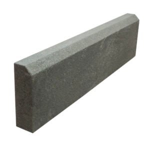 Granit kantsten 8x25x100 cm Sort / Antracit G695 Med 1 skrå forkant og 1 lige kant