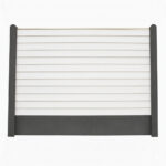 Bullklink Hvid med sorte betonstolper