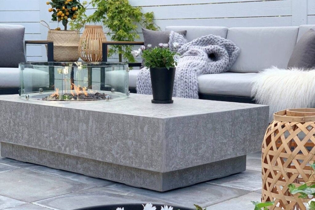 Aflang ildbord “Metropolis” 😍🔥 #havemøbler #ildbord #bord #hus #haveinspiration #have…