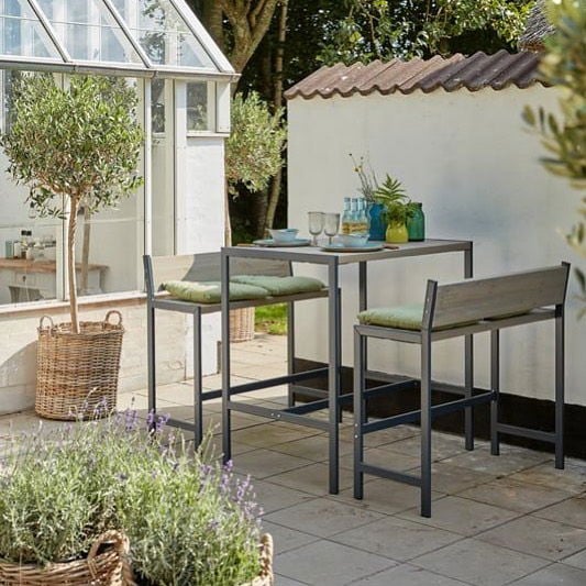 Funkis barsæt 👏 #terrasse #havemøbler #møbler #udendørsmøbler #havefliser #have #stabyfliser