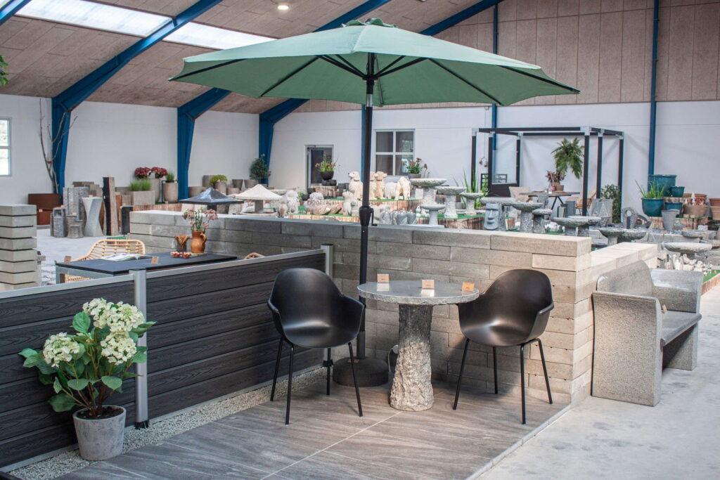 Hyggekroge på terrassen? 😍 Find alt fra hegn, støttemure og…
