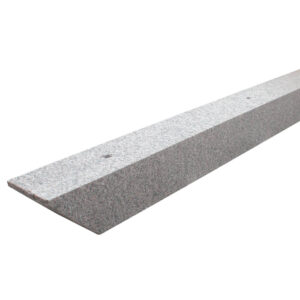 Flagstangsokkel i Rød granit 18x18x220 cm 12 - 14 meter stang G352